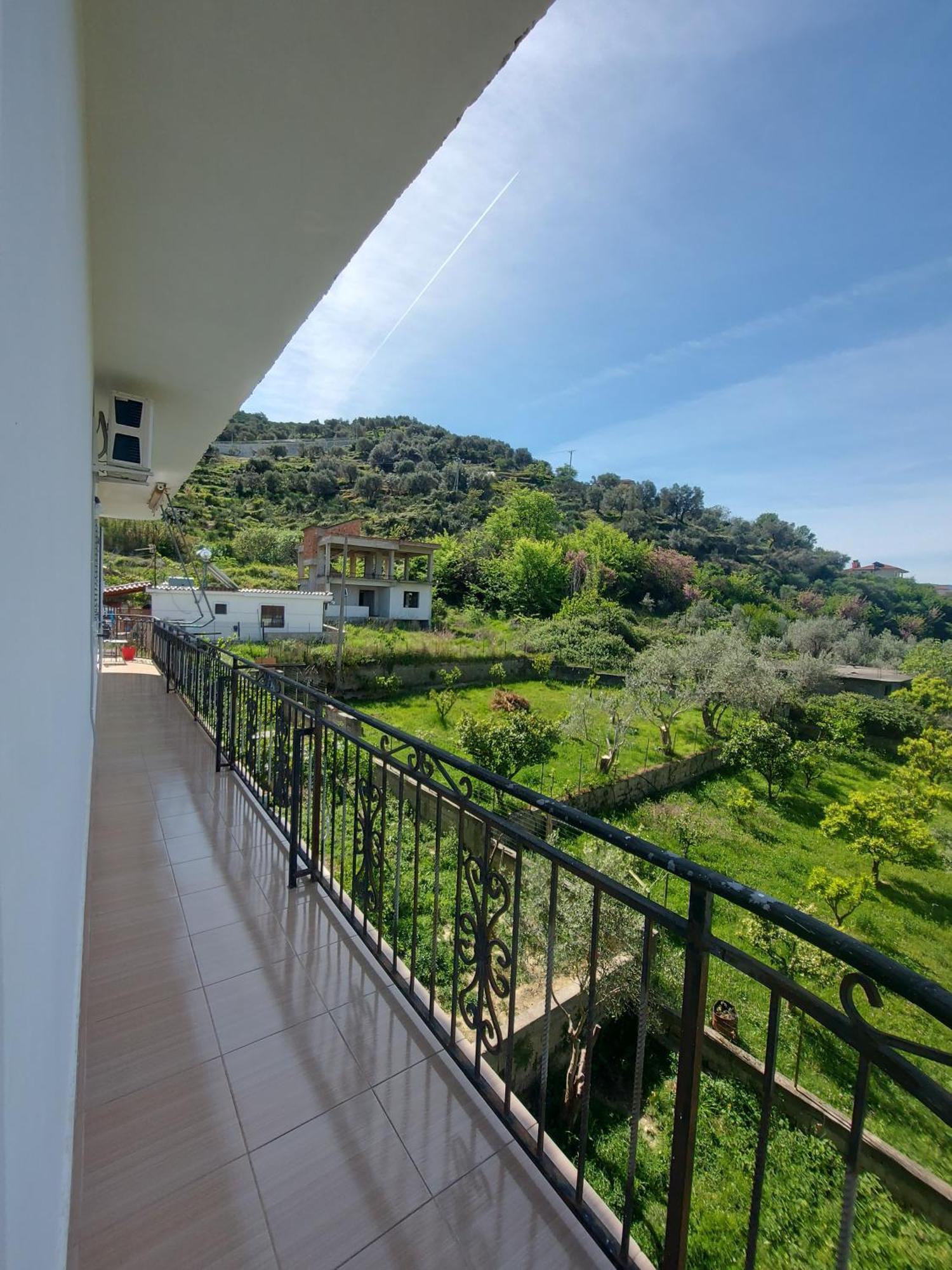 Guest House Irvin Berat Exterior foto
